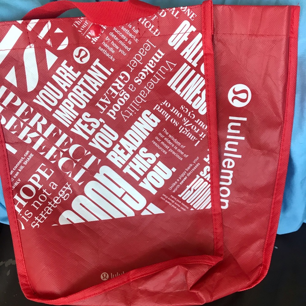 Small reusable Lululemon bag